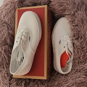 BRAND NEW Vans